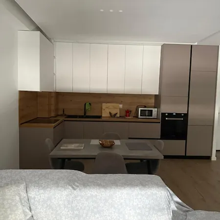 Henri Lungomare Apartamento *